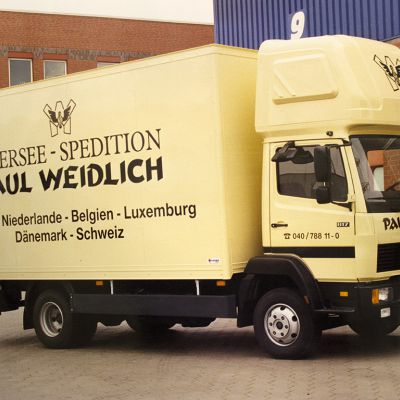 Übersee-Spedition Paul Weidlich GmbH - Hamburg - Europaweite LKW Transporte - Seit 1973